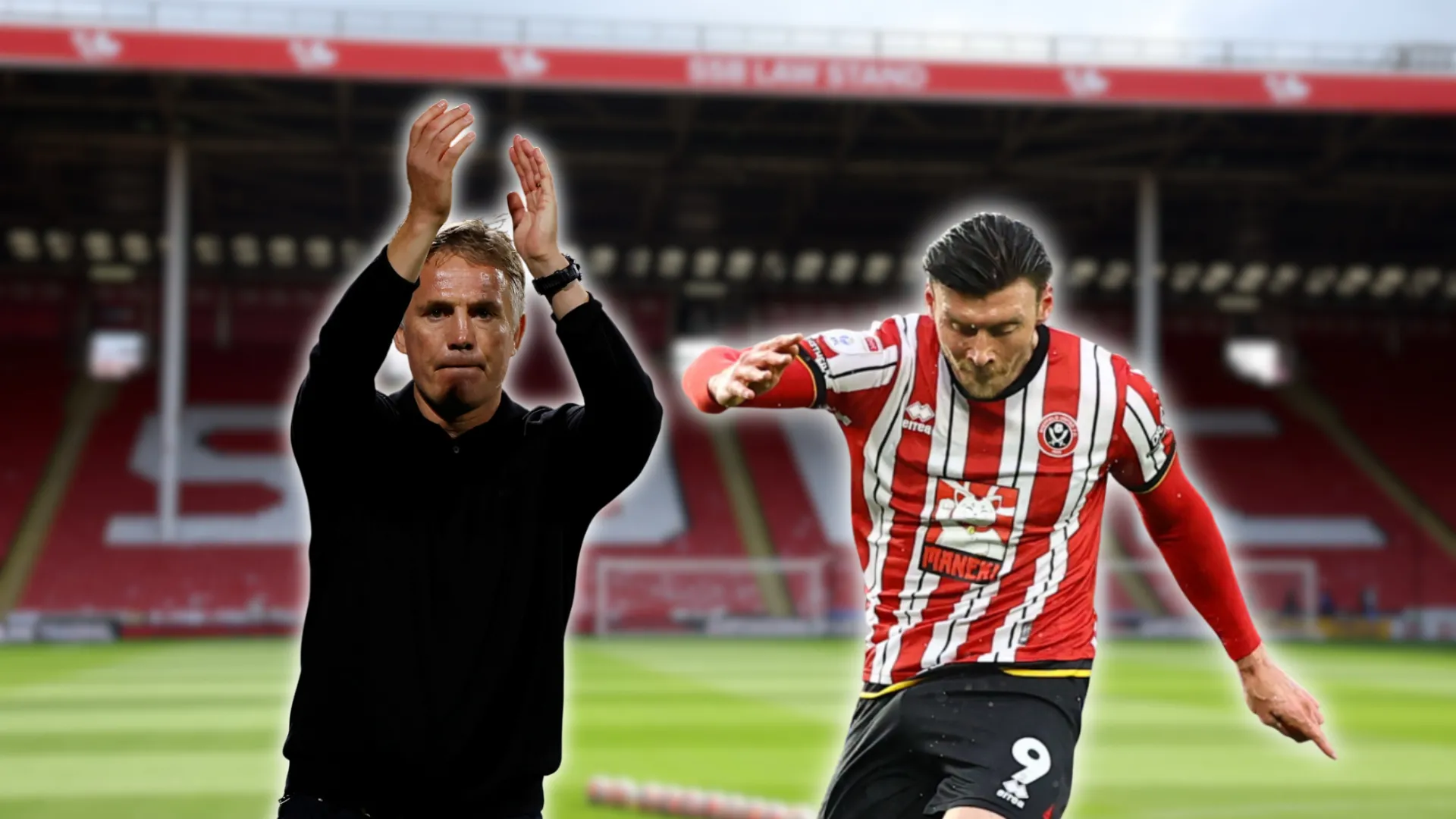 HLV Phil Parkinson của Wrexham và tiền đạo Kieffer Moore. Wrexham đang nỗ lực chiêu mộ Moore để củng cố hàng công cho Championship.