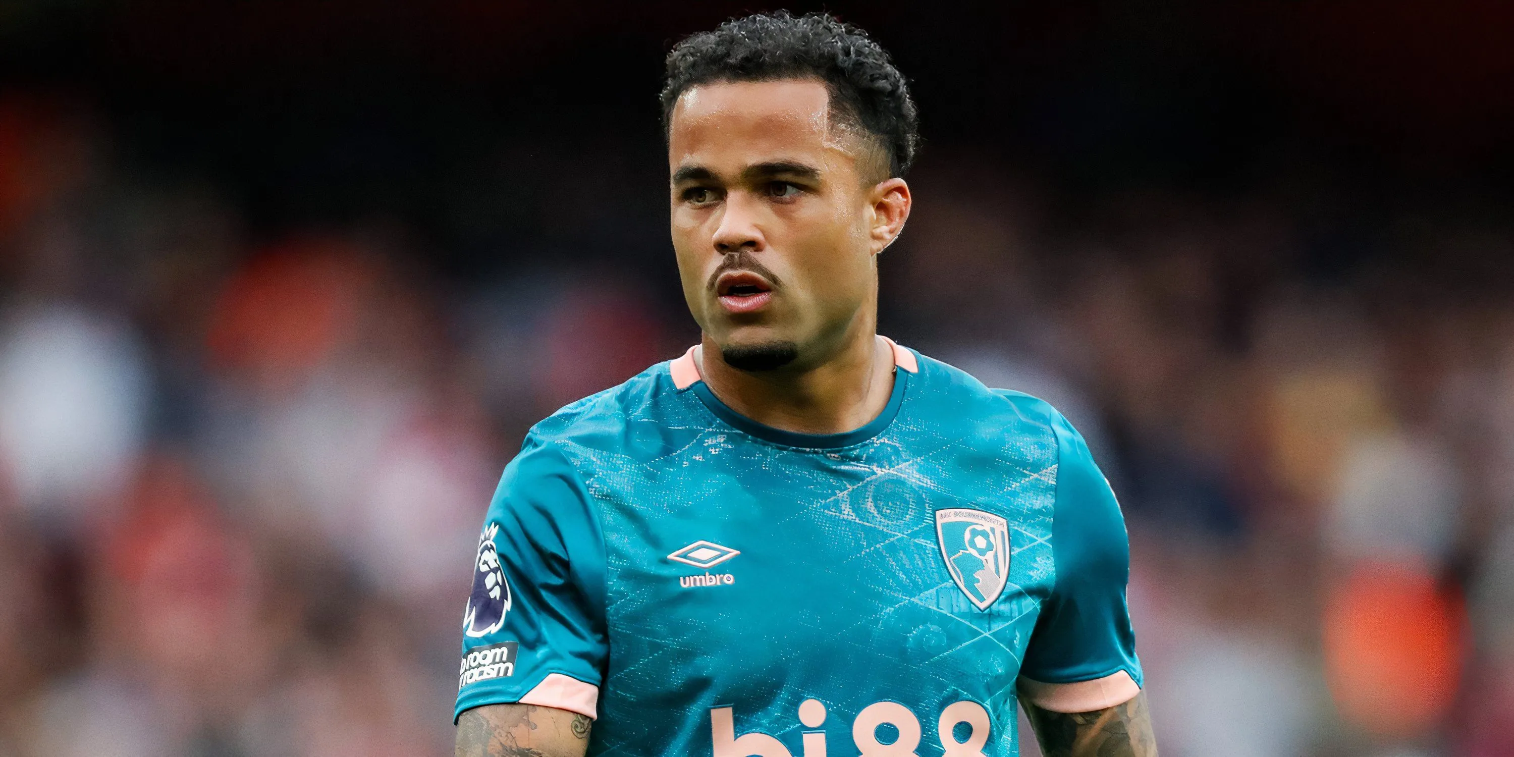 Justin Kluivert trong màu áo Bournemouth thi đấu tại Premier League