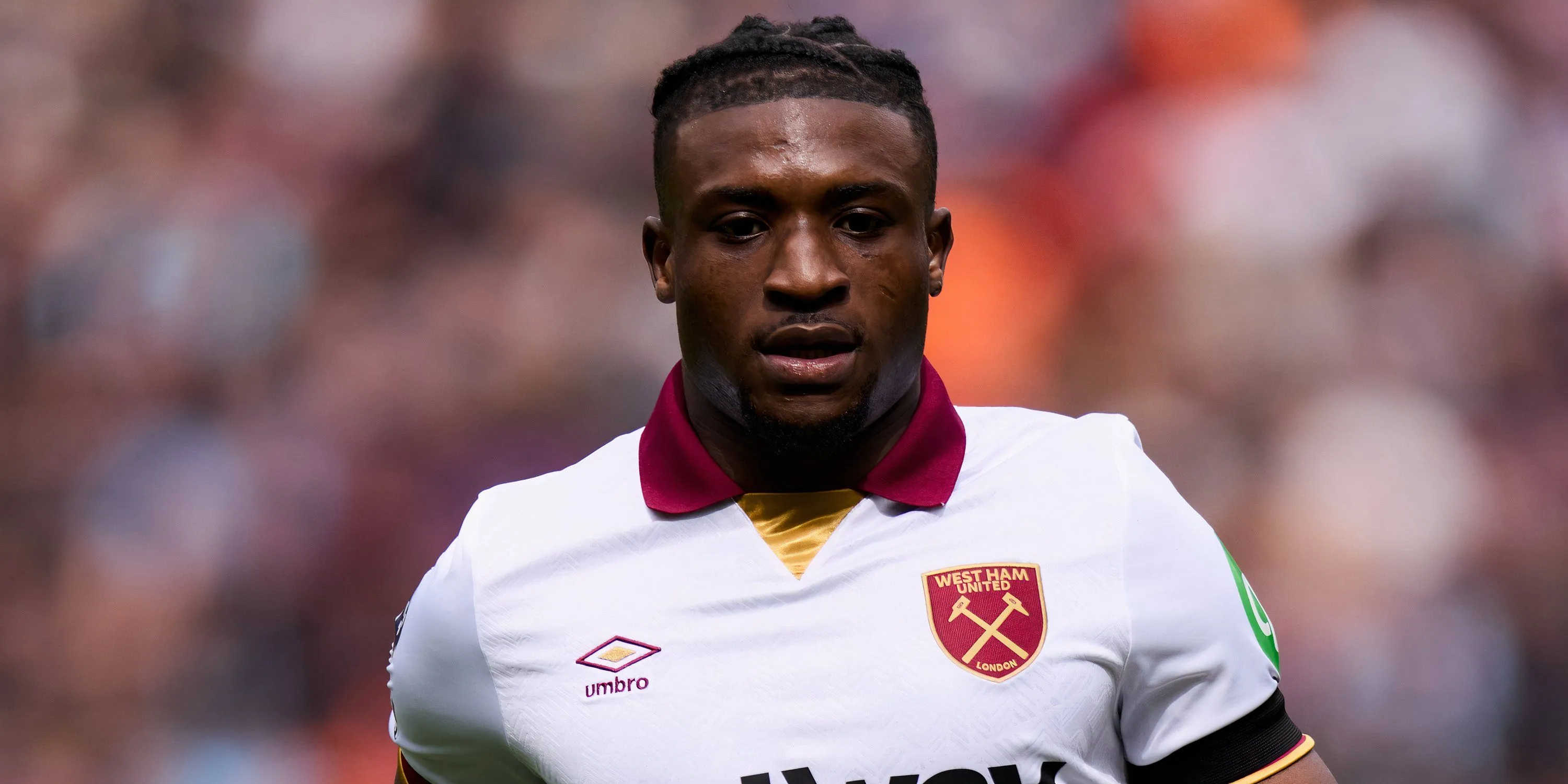 Mohammed Kudus, tiền vệ tấn công của West Ham, trong một pha xử lý bóng tại Premier League