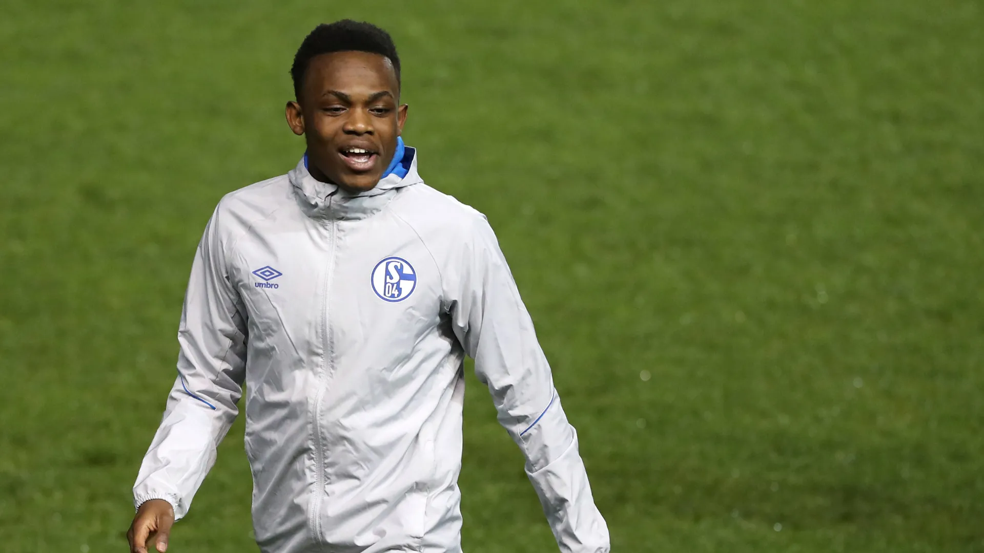 Rabbi Matondo thi đấu cho Schalke 04 sau vụ chuyển nhượng từ Man City