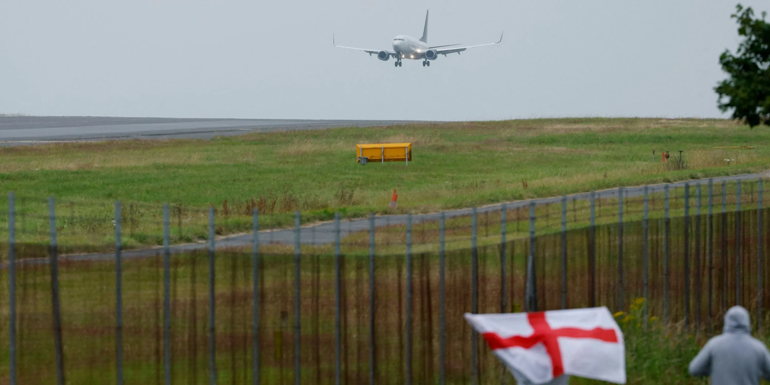 Sân bay Stansted nơi cựu cầu thủ Anh bị bắt giữ