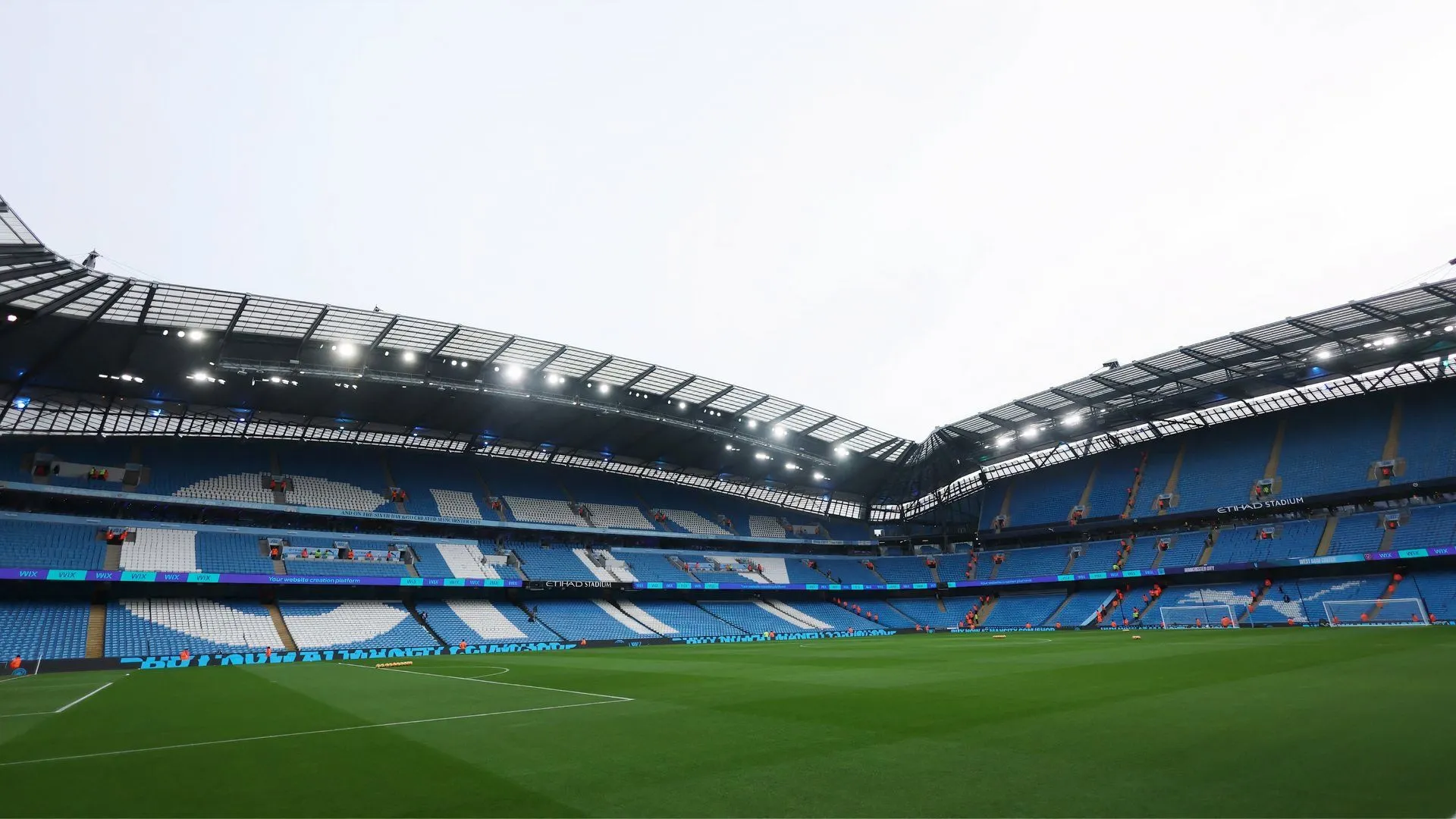 Sân vận động Etihad, sân nhà của Manchester City, nơi Caelen-Kole Cadamarteri sẽ khoác áo.