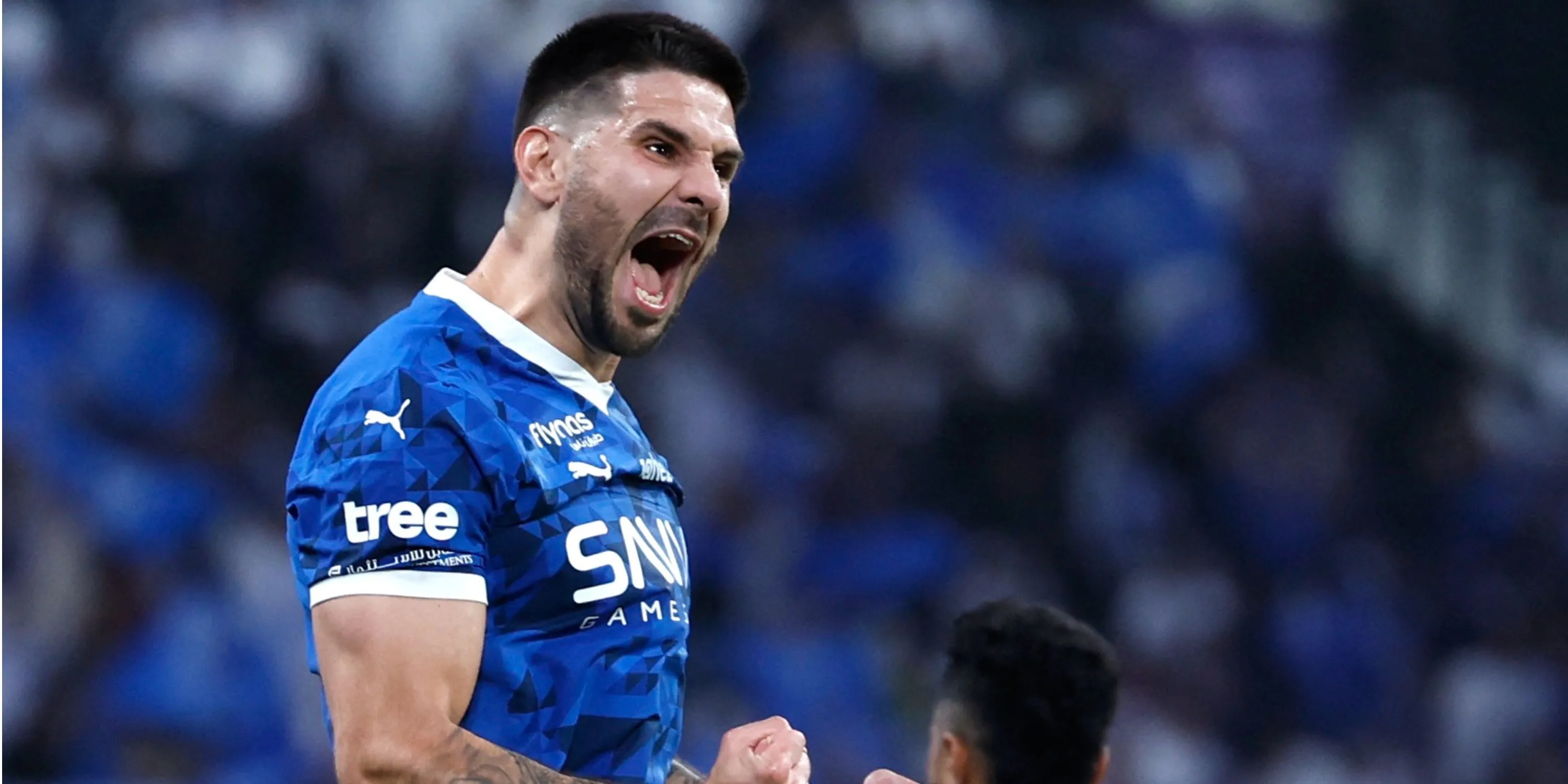Tiền đạo Aleksandar Mitrovic thi đấu cho câu lạc bộ Al-Hilal