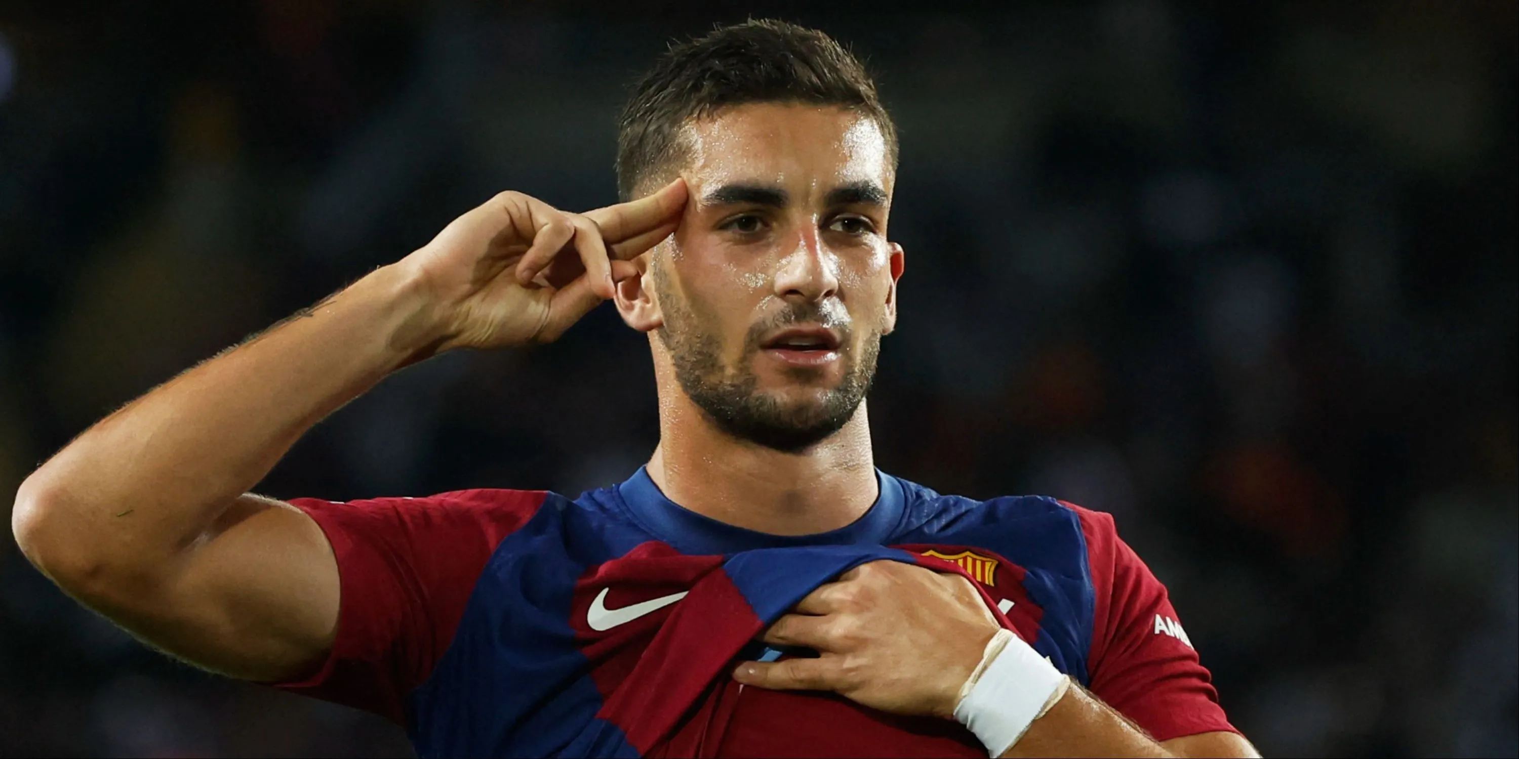 Tiền đạo Ferran Torres ăn mừng bàn thắng cho Barcelona giữa tin đồn chuyển nhượng tới Aston Villa
