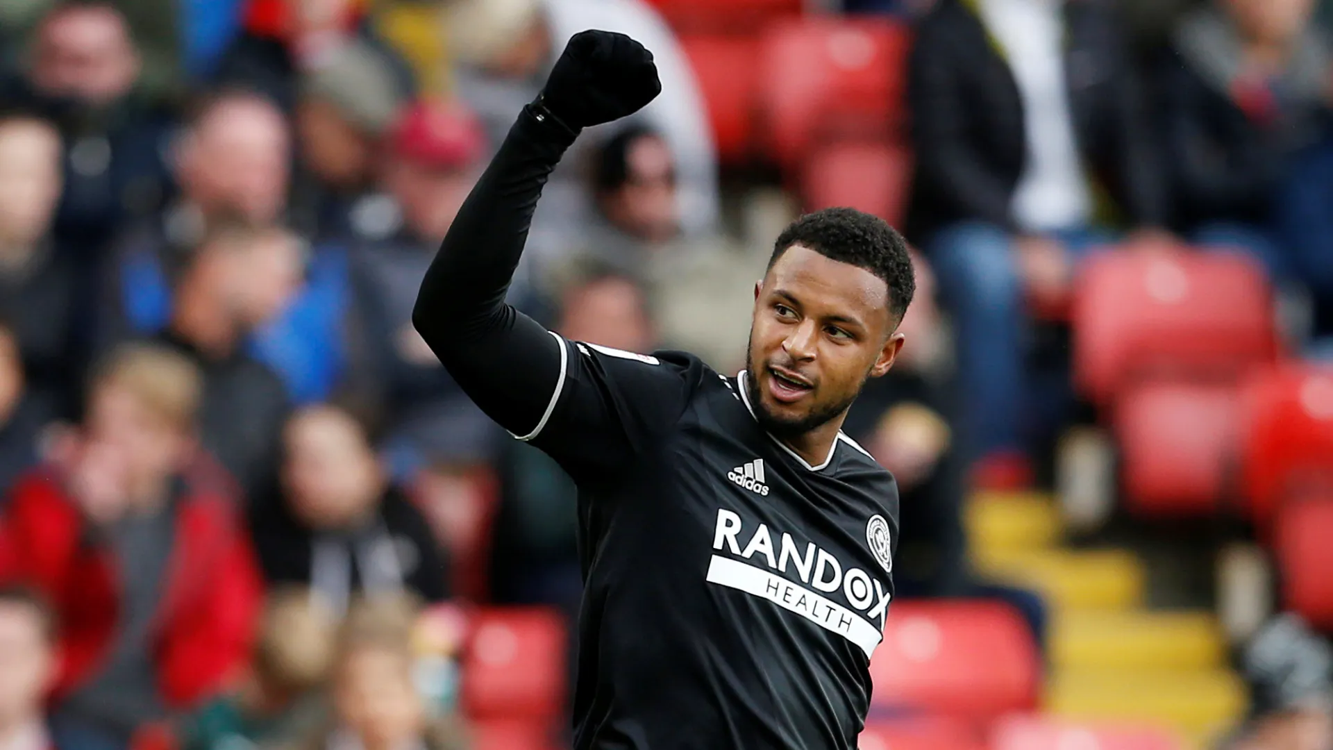 Tiền đạo Lys Mousset thể hiện sự thất vọng trong quãng thời gian thi đấu cho Sheffield United