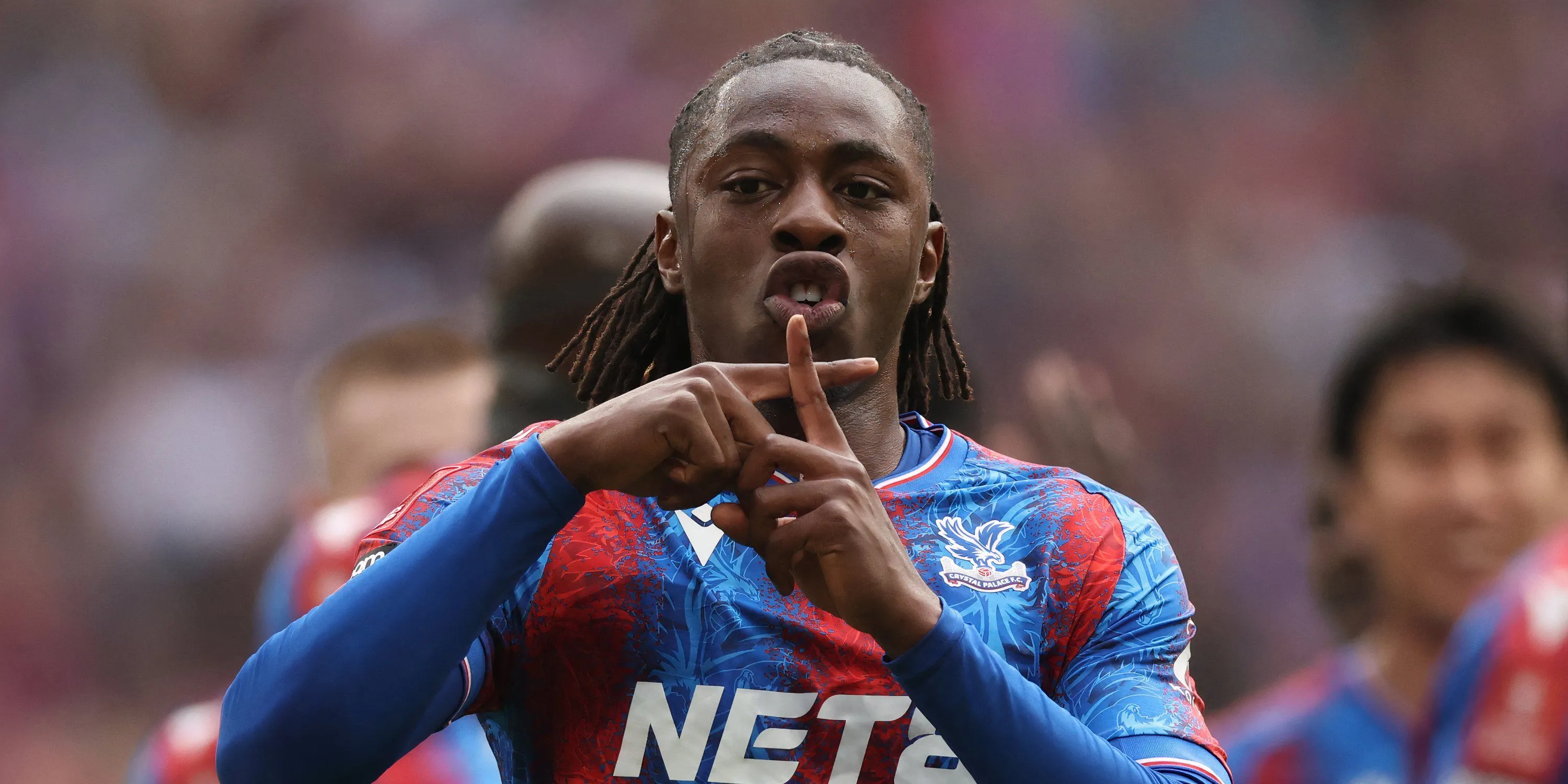 Tiền vệ Eberechi Eze của Crystal Palace, mục tiêu chuyển nhượng của Liverpool và Arsenal