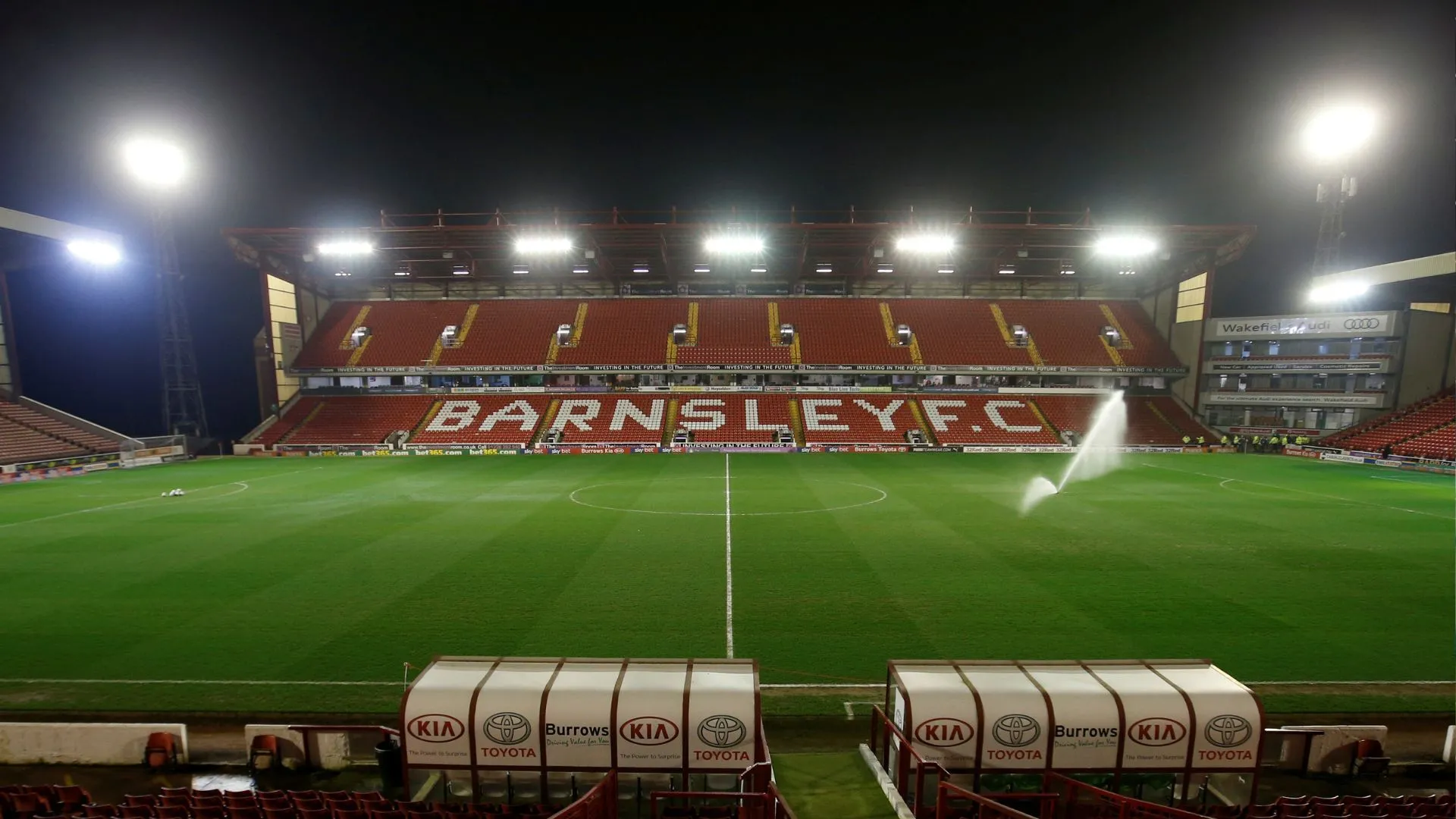 Toàn cảnh sân vận động Oakwell, sân nhà của Barnsley FC