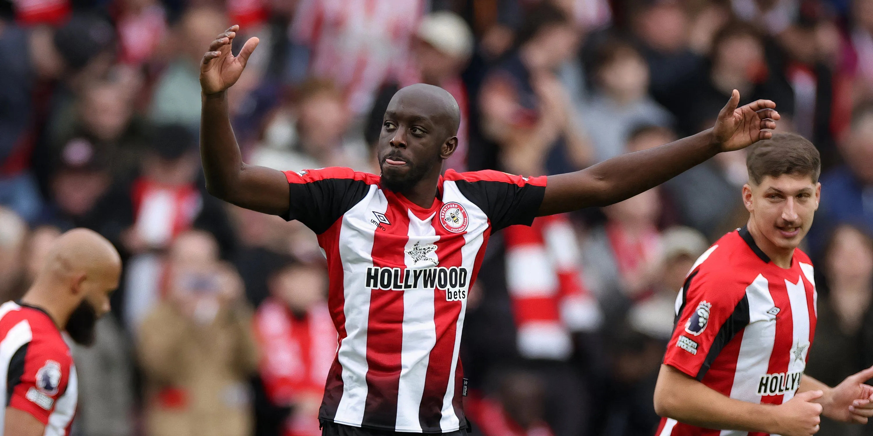 Yoane Wissa của Brentford thi đấu tại Premier League