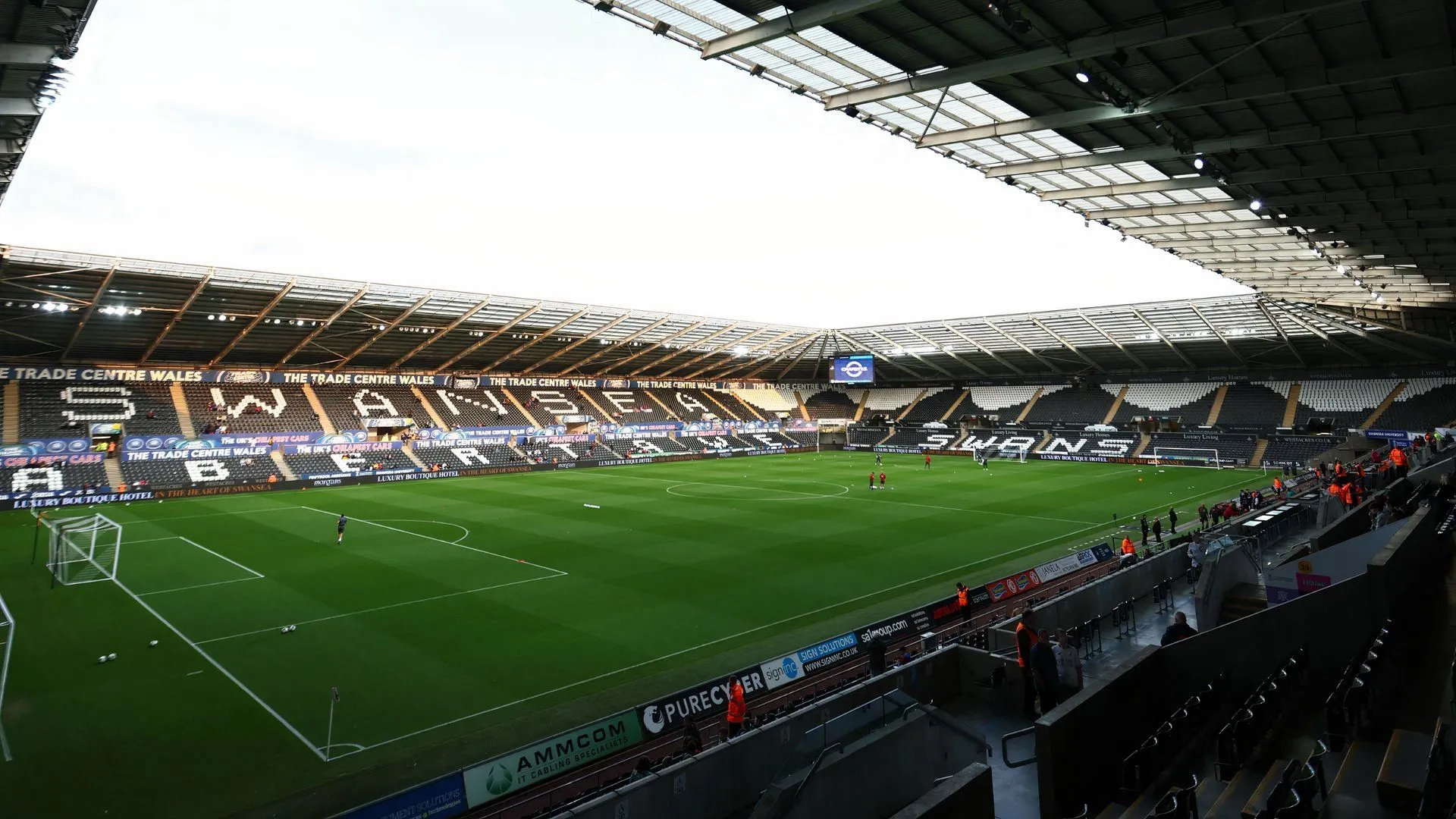 Góc nhìn tổng thể sân vận động Swansea.Com Stadium.
