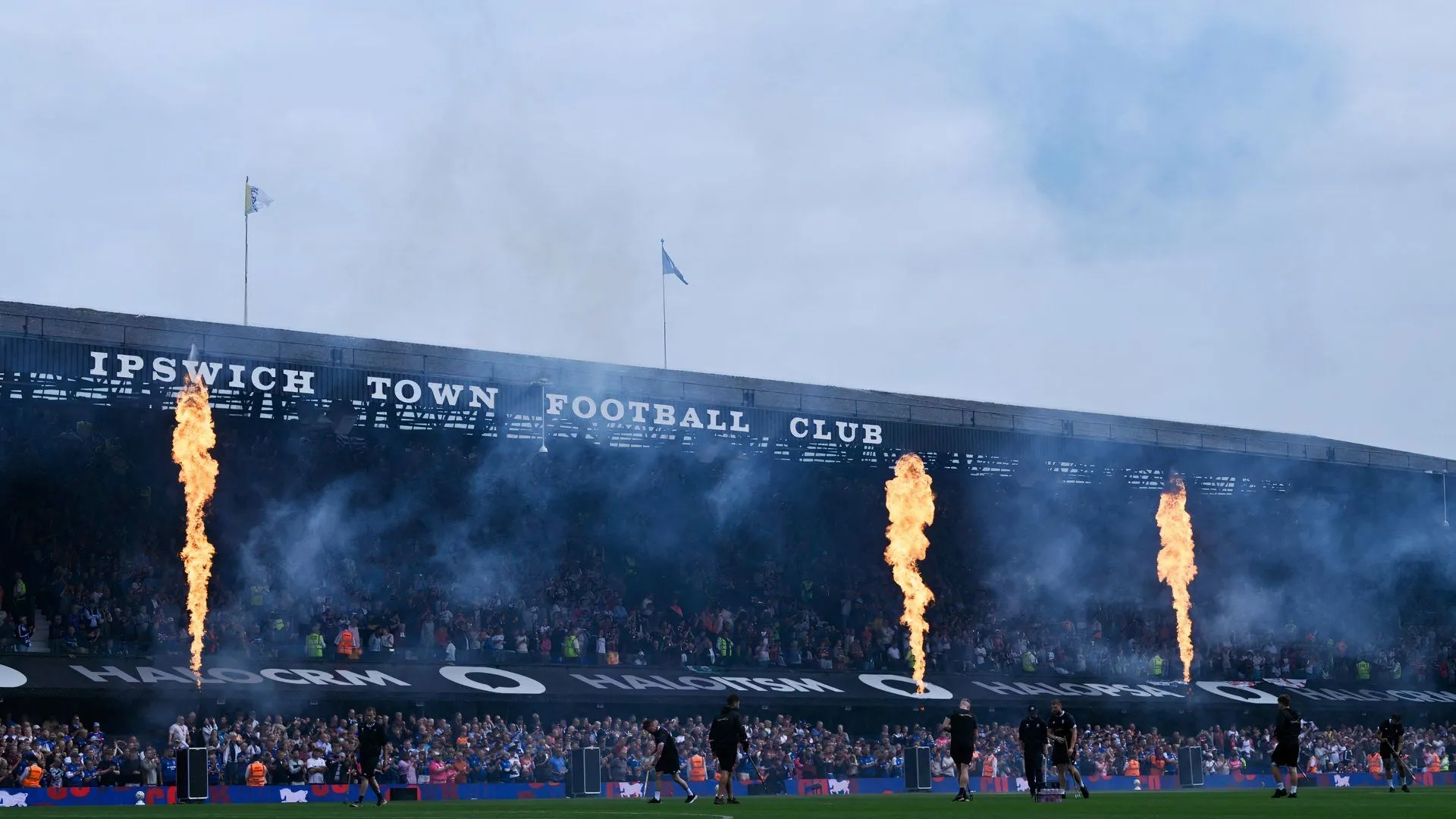 Khung cảnh tráng lệ của sân Portman Road, sân nhà của Ipswich Town, trước thềm một trận đấu quan trọng