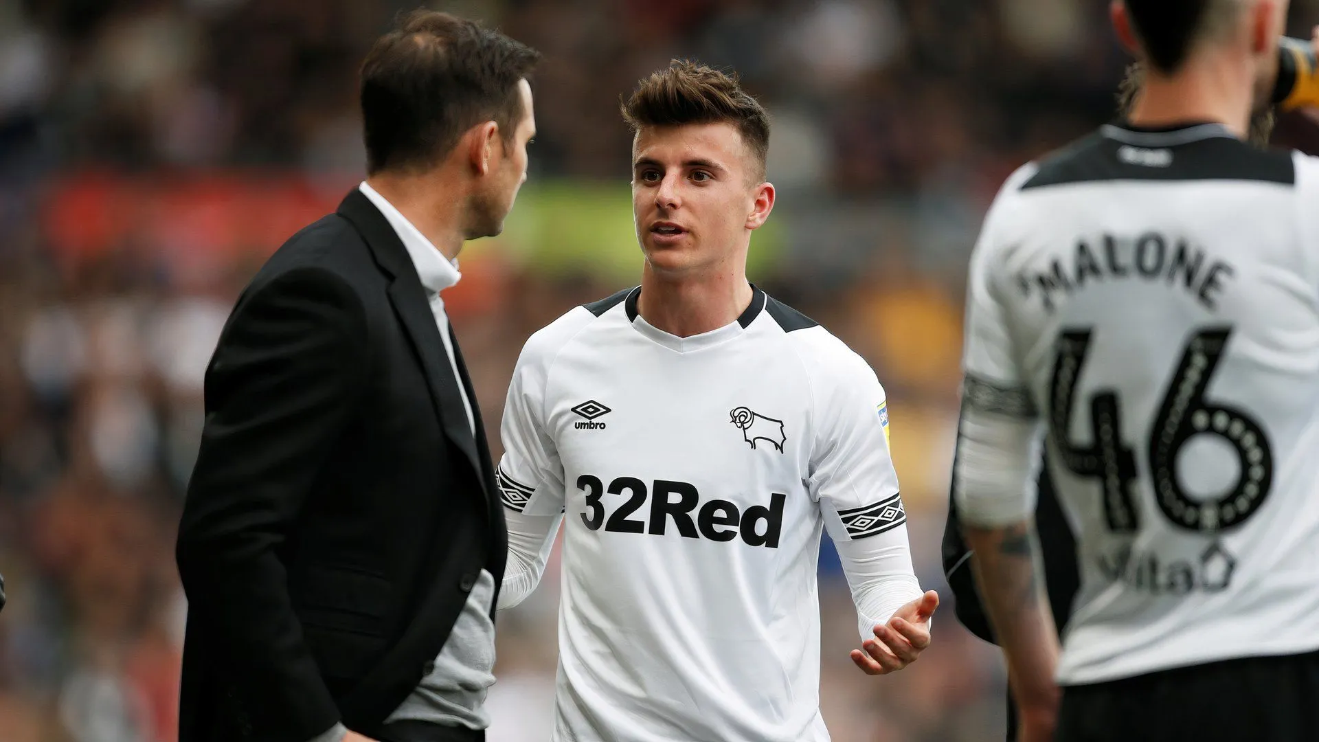 Mason Mount và Frank Lampard trong màu áo Derby County, hình ảnh đại diện cho mùa giải thành công