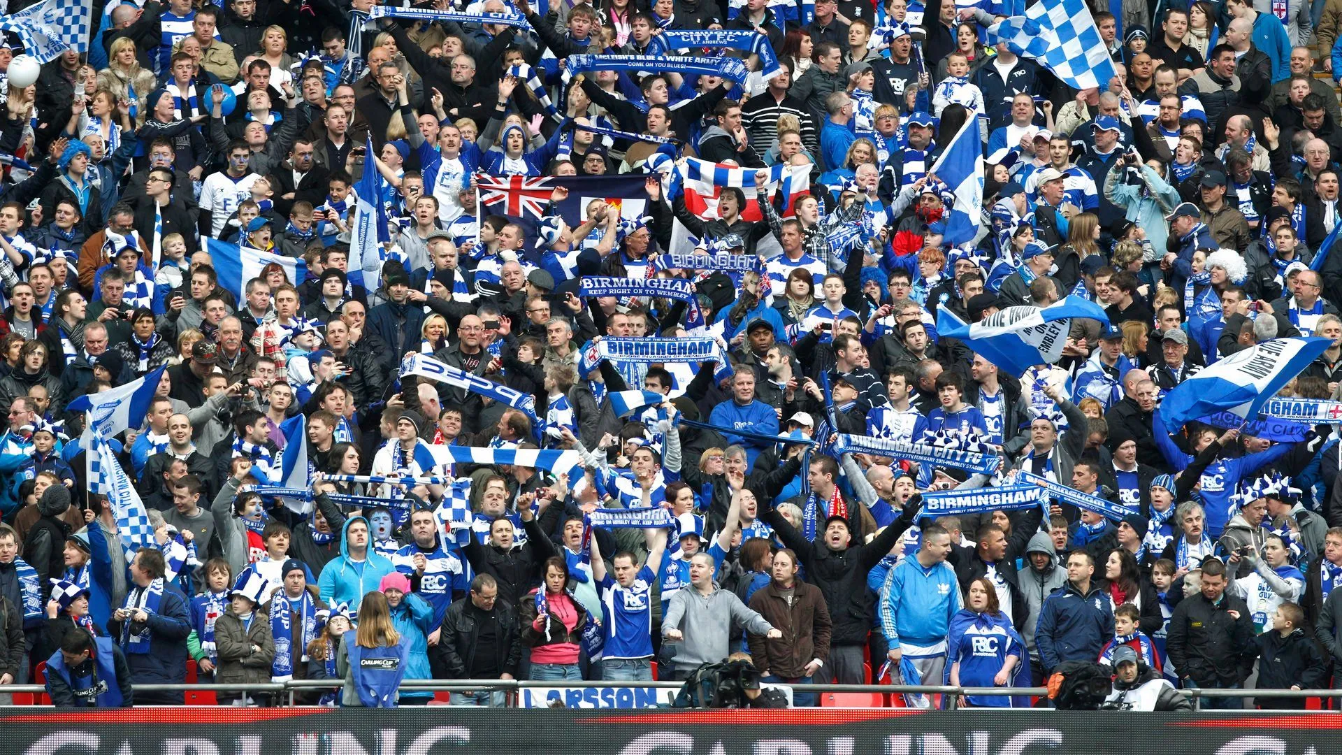 Người hâm mộ Birmingham City tại Wembley thể hiện sự ủng hộ, kỳ vọng vào tương lai và sân vận động mới