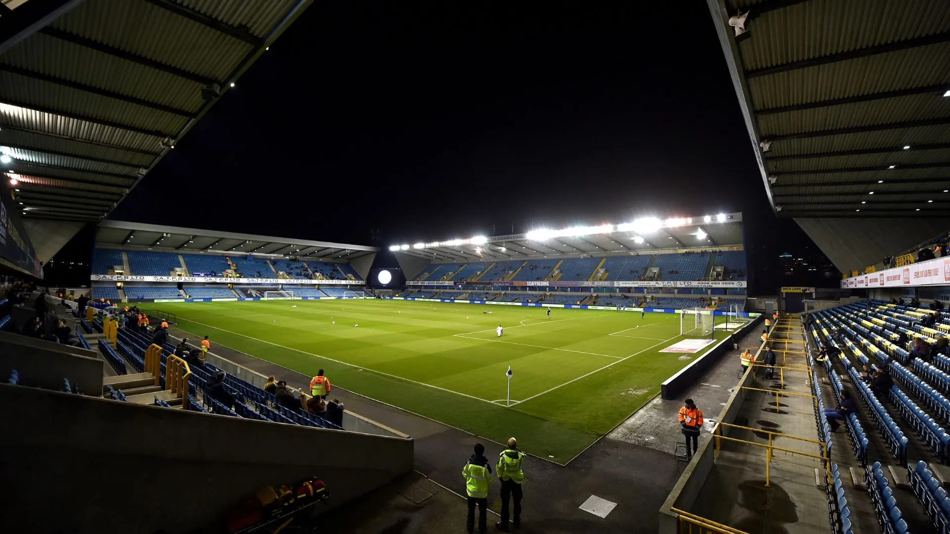 Sân vận động The Den của Millwall, nơi chứng kiến sự đầu tư bền bỉ của gia đình Berylson