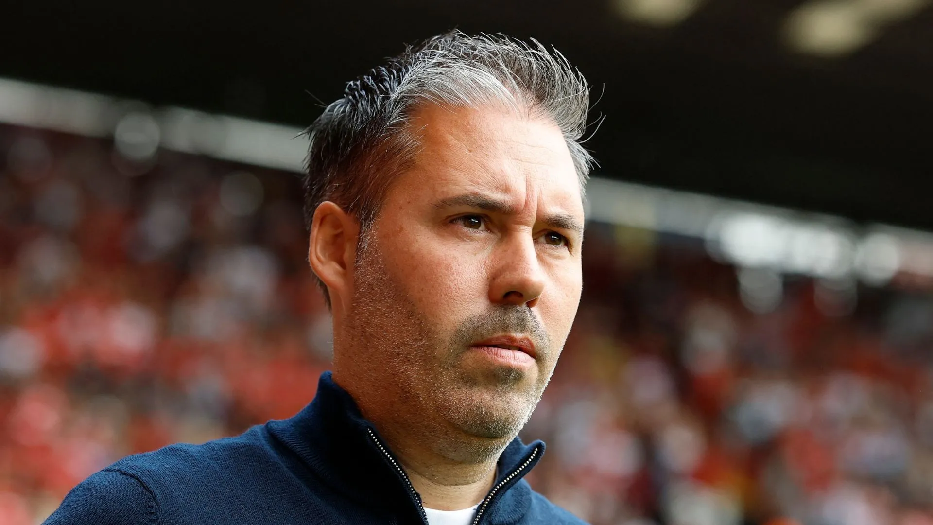 Marti Cifuentes cùng đội ngũ Leicester City trên sân tập, chuẩn bị cho mùa giải.