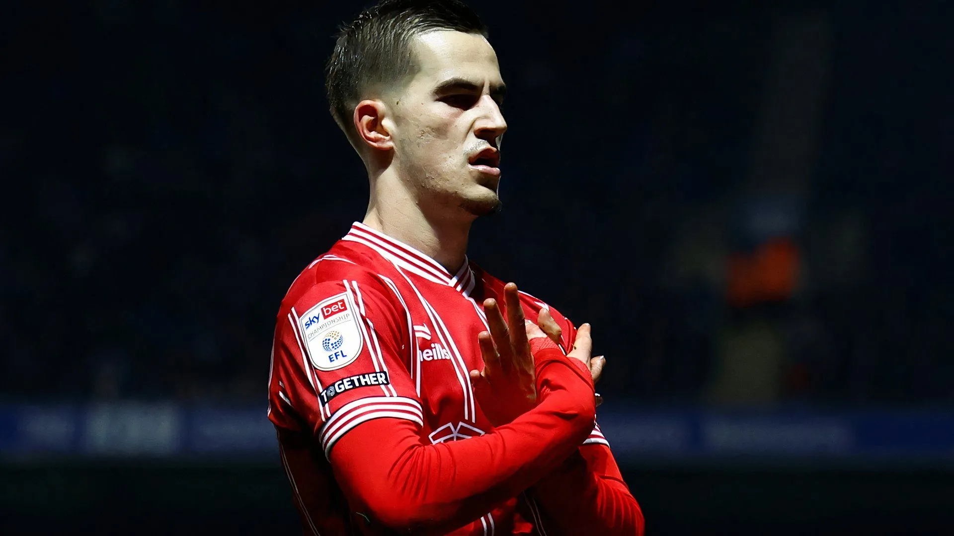 Anis Mehmeti ăn mừng bàn thắng cho Bristol City mùa này