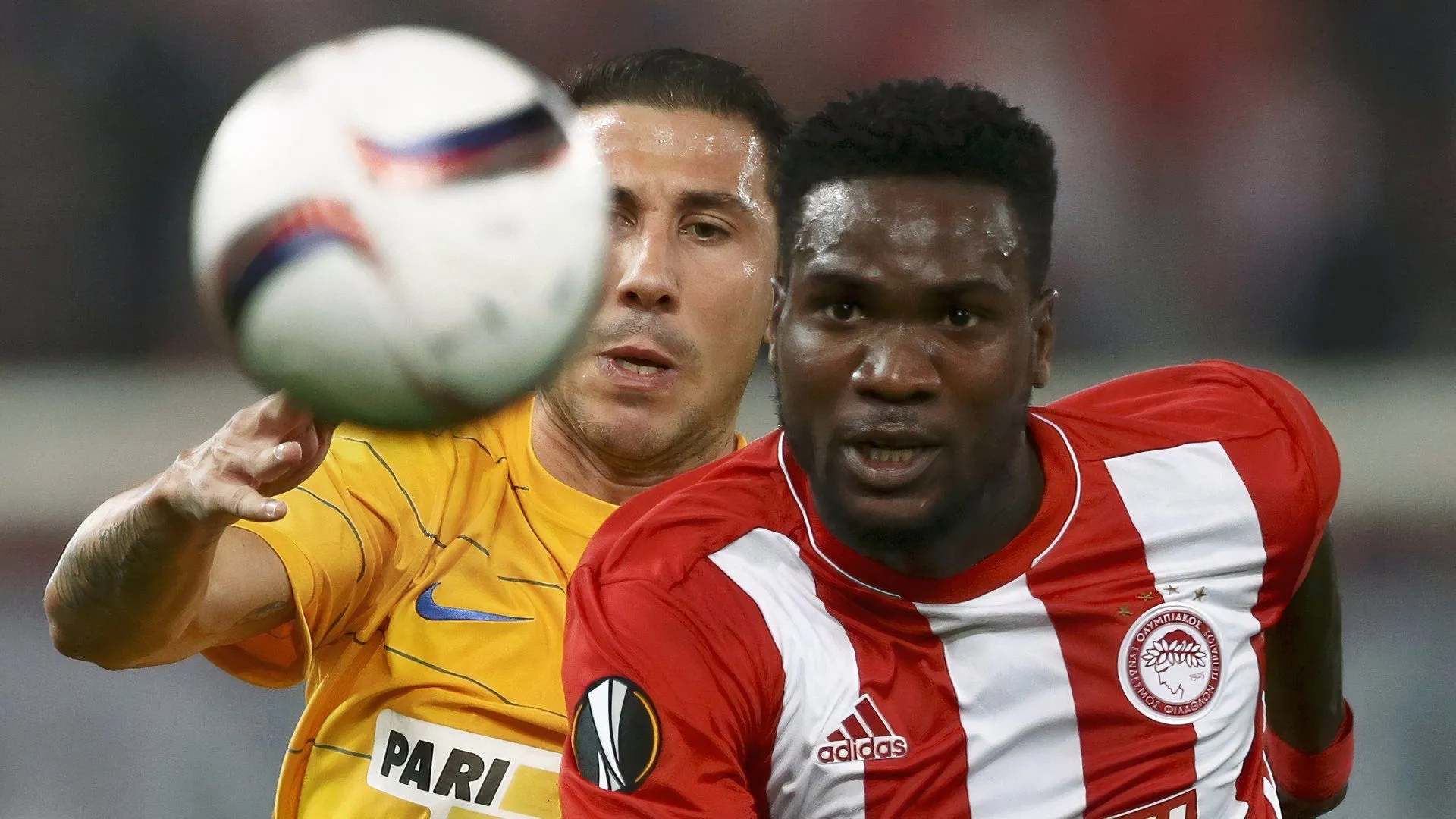Brown Ideye trong màu áo Olympiacos sau khi rời West Brom