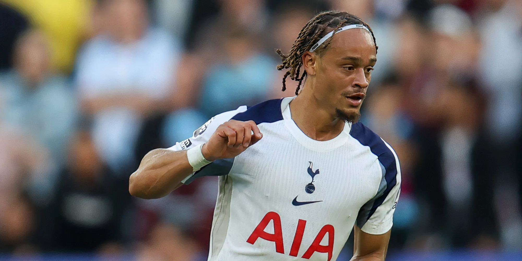 Cầu thủ Tottenham ăn mừng - minh họa thu nhập thưởng nếu vô địch và dự Super Cup