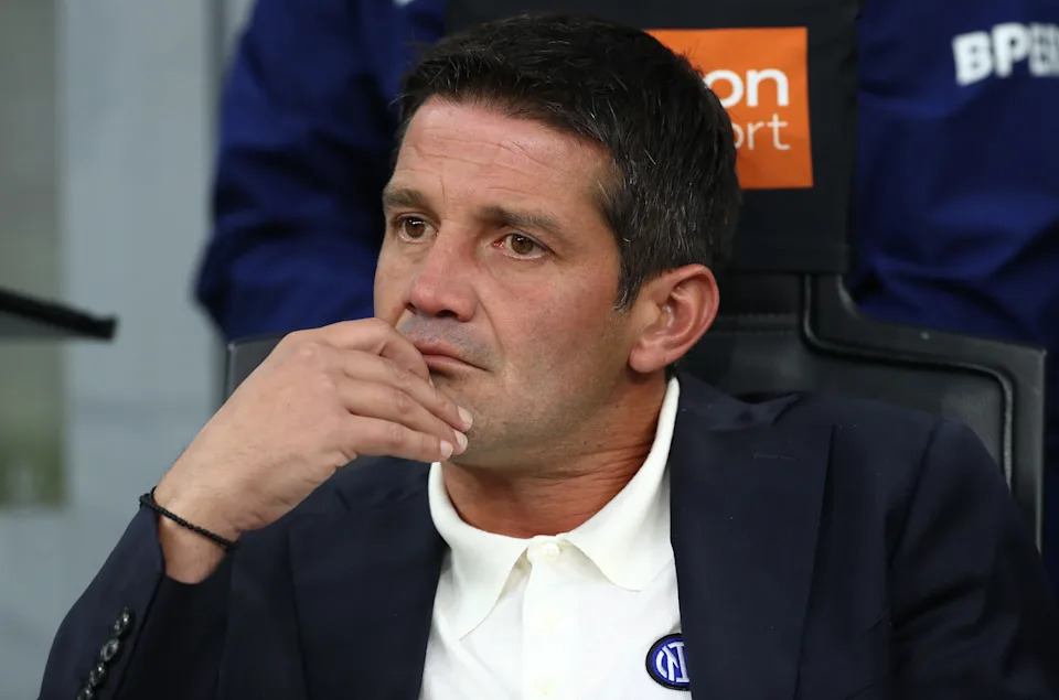 Chivu Thể Hiện Khả Năng Lãnh Đạo Tại Inter Milan, Cùng Tài Năng Của Esposito 12 Chivu Thể Hiện Khả Năng Lãnh Đạo Tại Inter Milan, Cùng Tài Năng Của Esposito