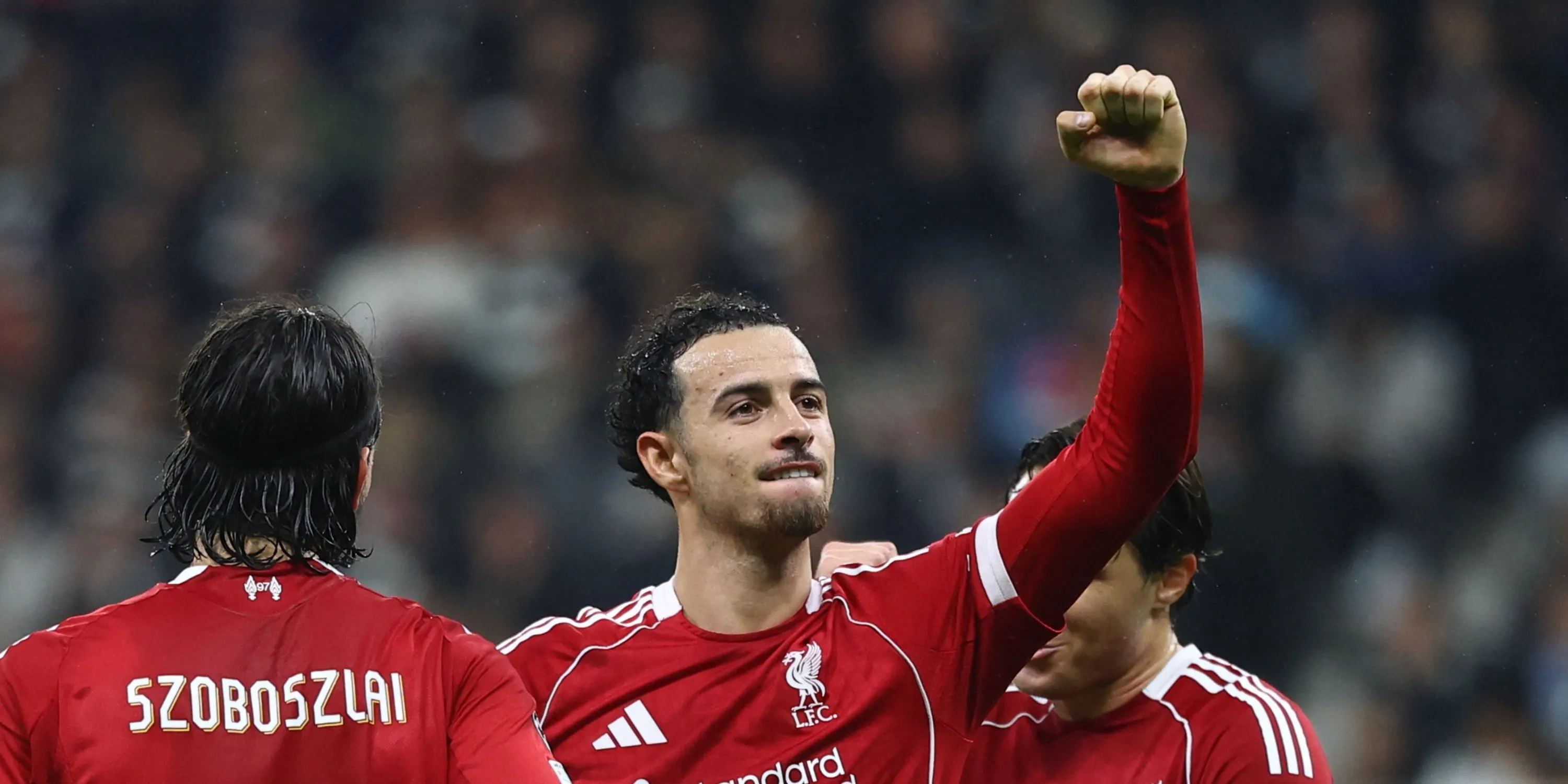 Curtis Jones trong màu áo Liverpool