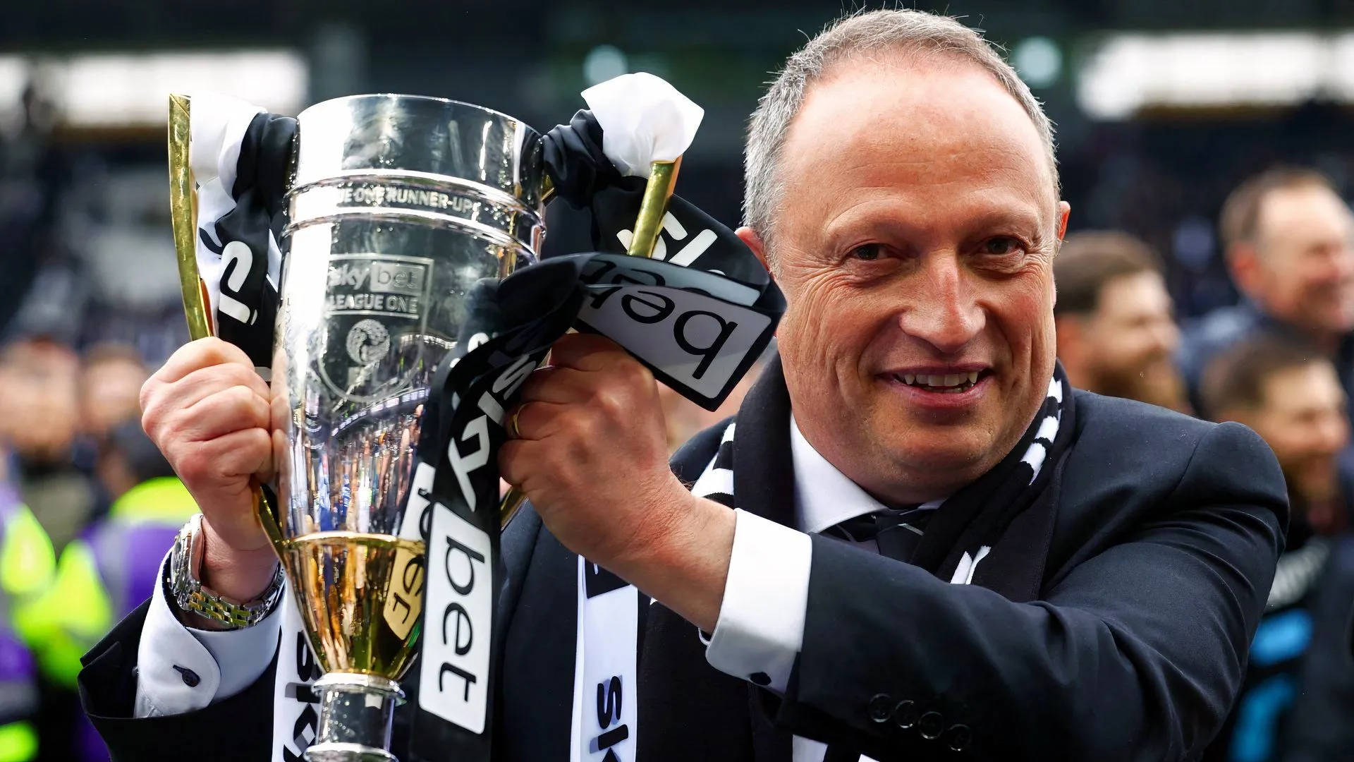 David Clowes tại Derby County, hình ảnh thể hiện nỗ lực phục hồi tài chính và ổn định CLB