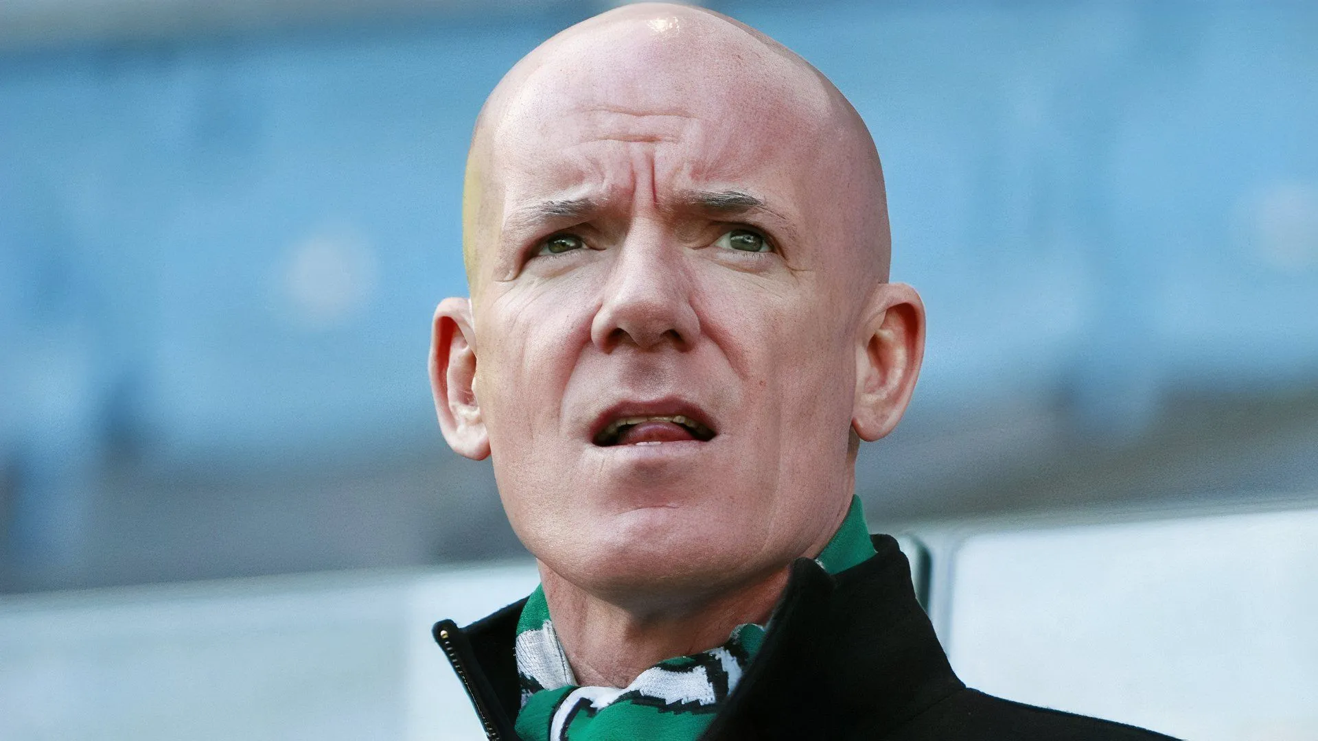 Dermot Gallagher phân tích tình huống tại CBS Arena