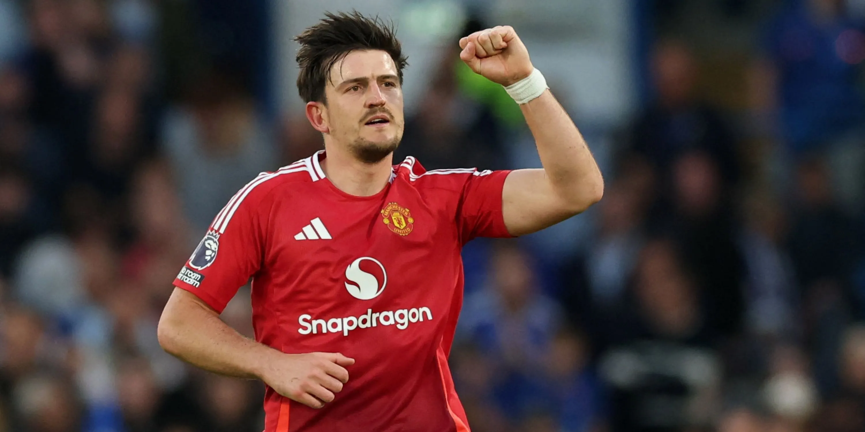 Man Utd muốn gia hạn Maguire và nhắm Ousmane Diomandé cho kỳ chuyển nhượng 11 Harry Maguire ăn mừng bàn thắng cho Man Utd tại Anfield - trung vệ Man United