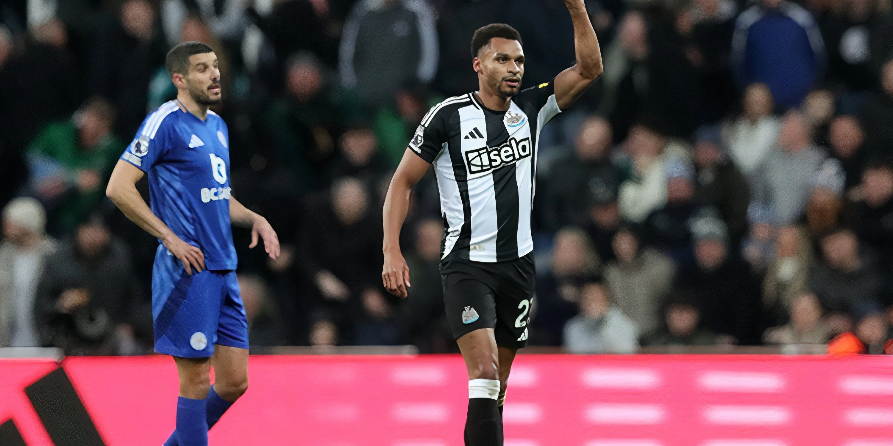 Jacob Murphy: Niềm “người hùng thầm lặng” của Newcastle trước Fulham 17 Jacob Murphy chạy cánh phải trong màu áo Newcastle, minh chứng cho tầm quan trọng của anh