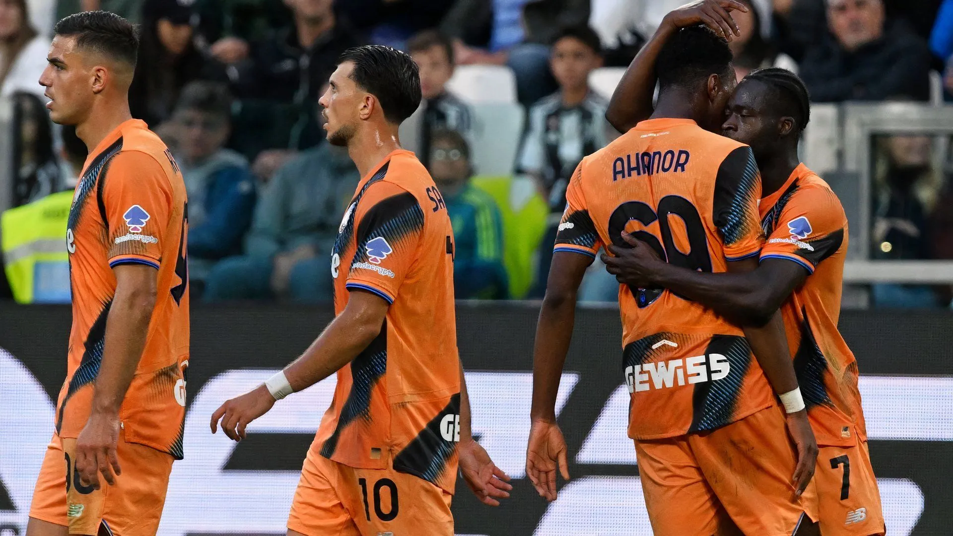 Kamaldeen Sulemana ăn mừng sau bàn thắng cho Atalanta trước Juventus, minh họa màn trình diễn tích cực của anh ở Serie A