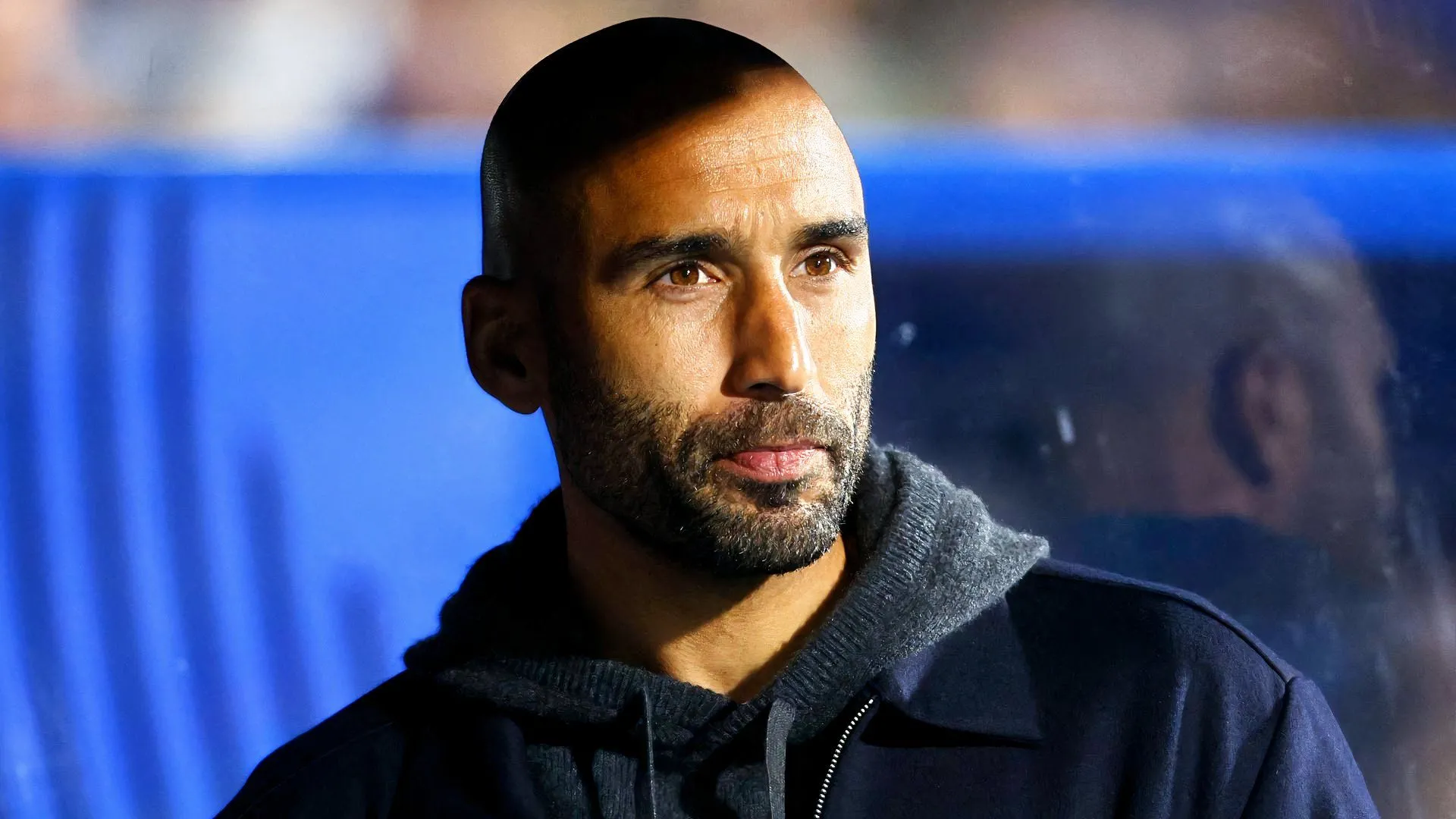 Lee Grant trên băng ghế huấn luyện Huddersfield sau trận thua Wycombe