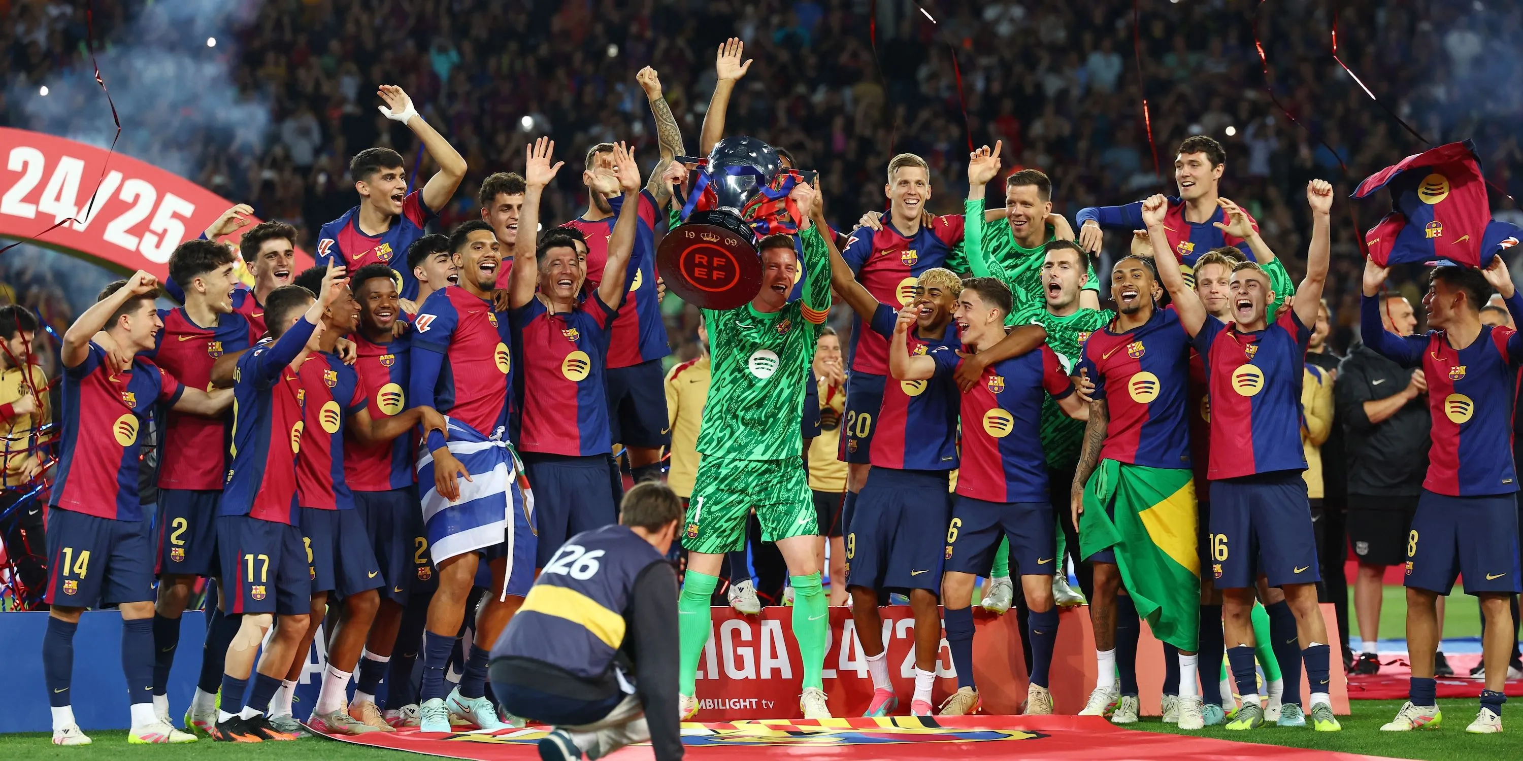 Chelsea nhắm trung vệ, thủ môn cho kỳ chuyển nhượng tháng 1 13 Marc-André ter Stegen nâng cúp LaLiga - phương án mượn thủ môn chất lượng cho Chelsea