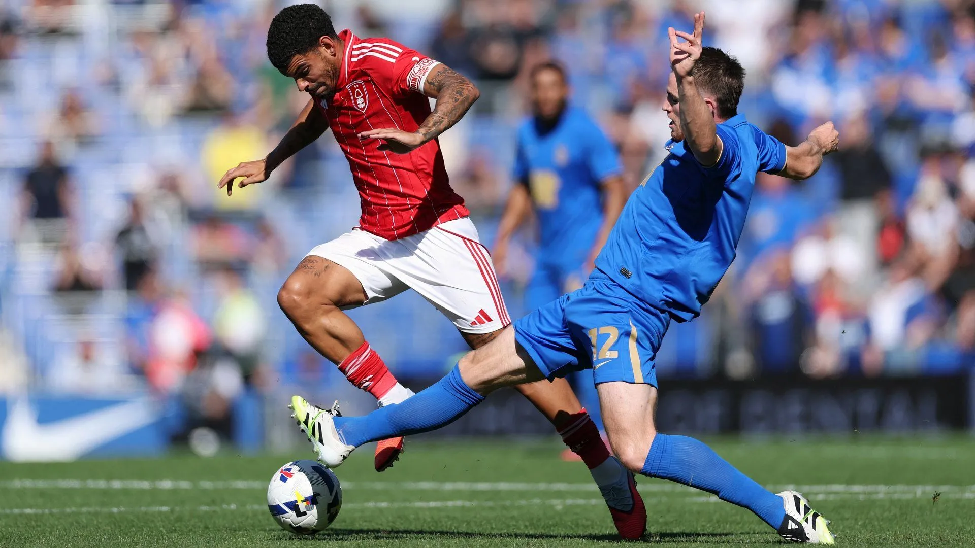 Marc Leonard thi đấu cho Birmingham City đối đầu Nottingham Forest - khả năng ra đi