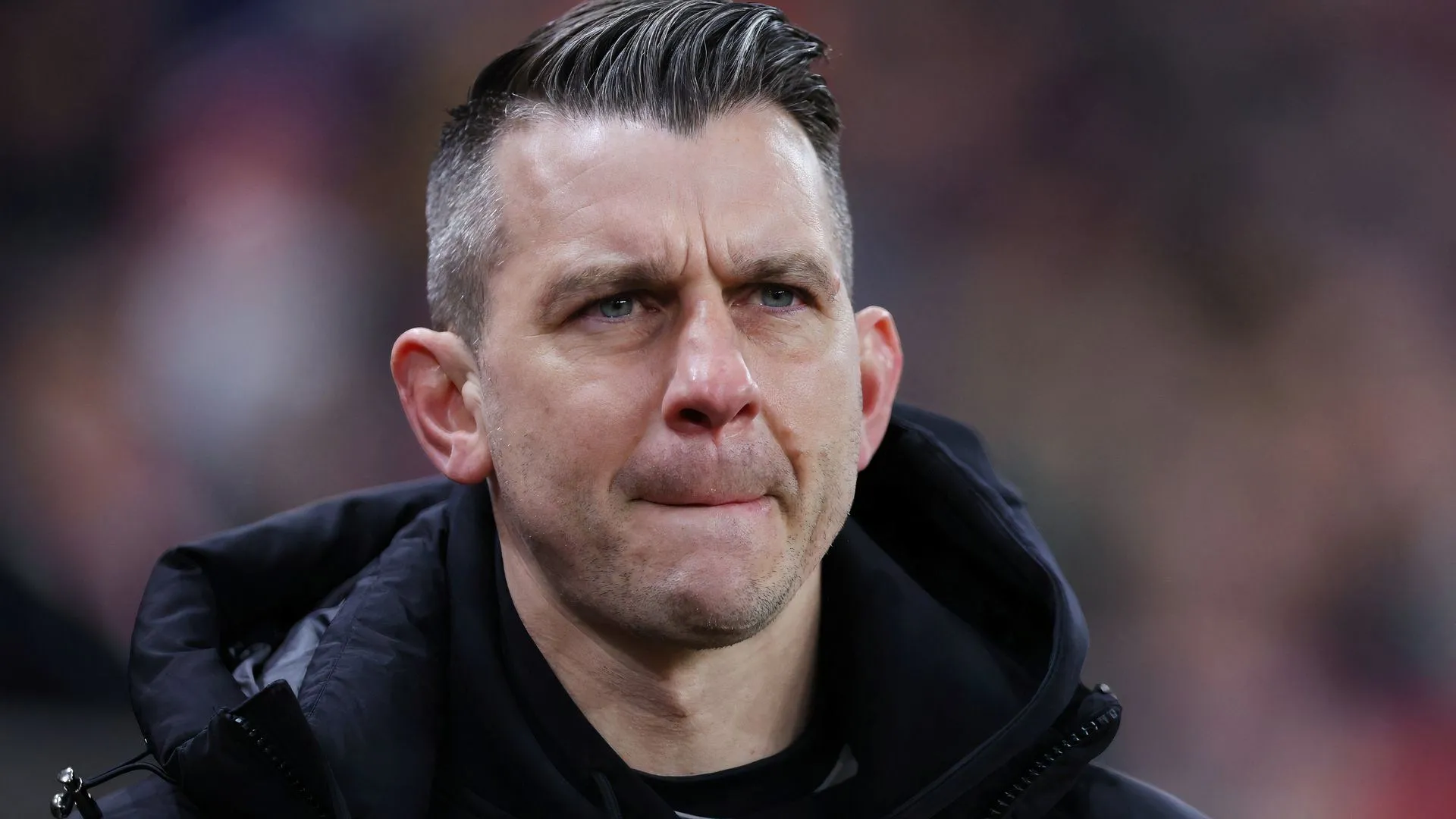 Matt Bloomfield khi còn dẫn dắt Luton, đối mặt thử thách ở League One