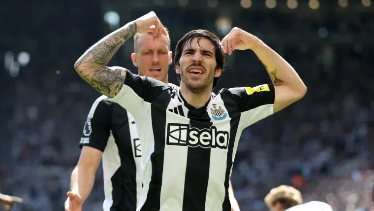 Newcastle giữ vững lập trường về Sandro Tonali giữa sự quan tâm từ Serie A 11 Newcastle giữ vững lập trường về Sandro Tonali giữa sự quan tâm từ Serie A