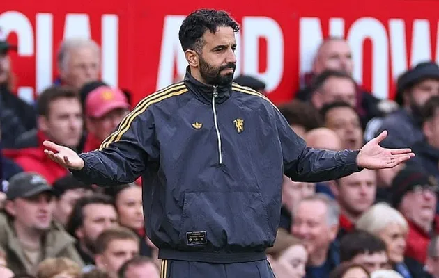 Amorim đối mặt nguy cơ bị sa thải tại Manchester United 11 Ruben Amorim đứng trước áp lực tại Manchester United trong bối cảnh chuỗi trận quyết định
