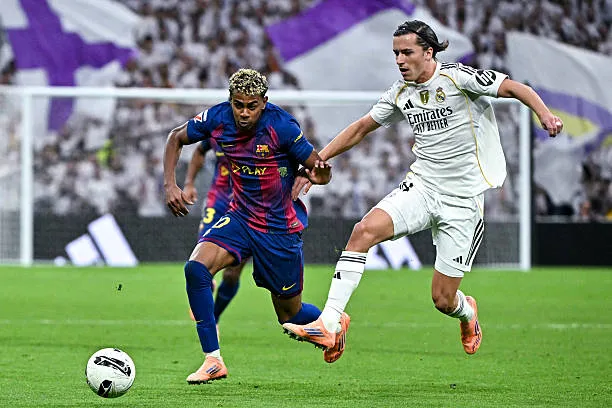 Yamal trong tình huống bị ảnh hưởng phong độ do chấn thương, phục hồi tại trung tâm Barcelona