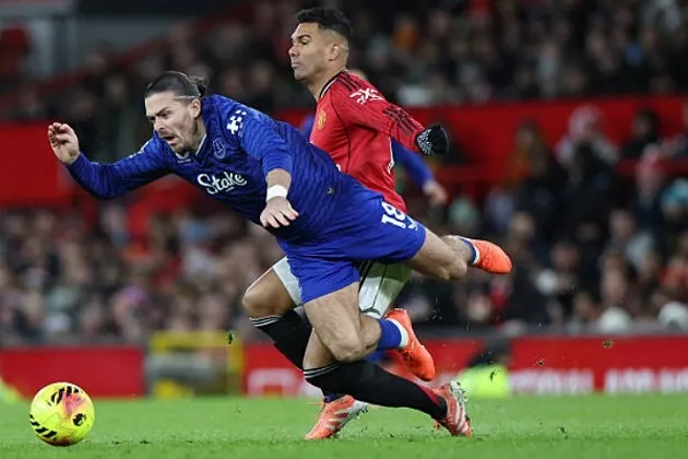 Casemiro chơi chậm chạp ở tuyến giữa