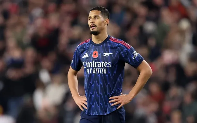 William Saliba trong buổi tập hồi phục của Arsenal